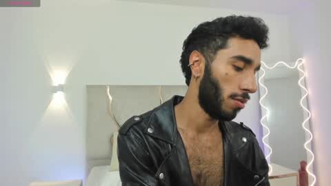 Snapshot of xander_tay chatting on January 2025 07:28:01 PM ISSANDER online show from January 2025 07:28:01 PM