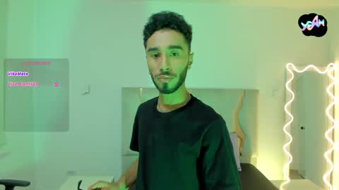 Snapshot of xander_tay chatting on January 2025 07:37:01 PM ISSANDER online show from January 2025 07:37:01 PM