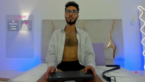 Snapshot of xander_tay chatting on January 2025 07:17:02 PM ISSANDER online show from January 2025 07:17:02 PM