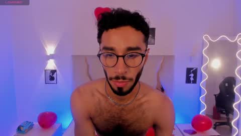 Snapshot of xander_tay chatting on February 2025 07:44:01 PM ISSANDER online show from February 2025 07:44:01 PM