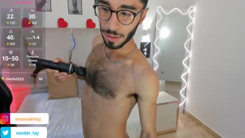 Snapshot of xander_tay chatting on February 2025 08:26:01 PM ISSANDER online show from February 2025 08:26:01 PM