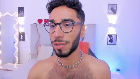 Snapshot of xander_tay chatting on March 2025 07:49:02 PM ISSANDER online show from March 2025 07:49:02 PM