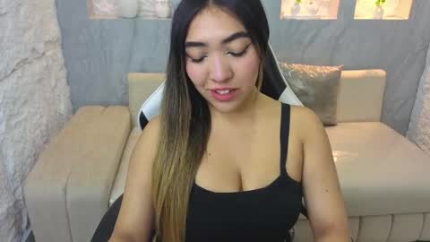 Snapshot of xanthe_tx chatting on May 2026 03:04:02 AM Live 1500am 2100pm COLOMBIAN HOUR online show from May 2026 03:04:02 AM