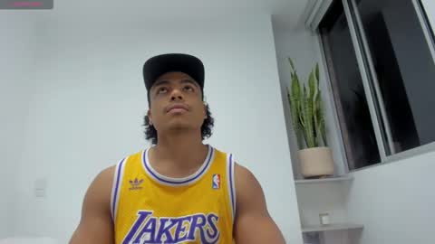 Xavier online show from December 2025 12:49:02 AM