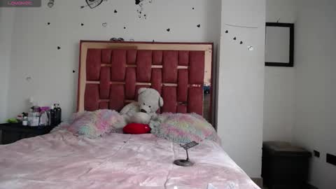 xayu online show from November 2025 07:46:02 PM