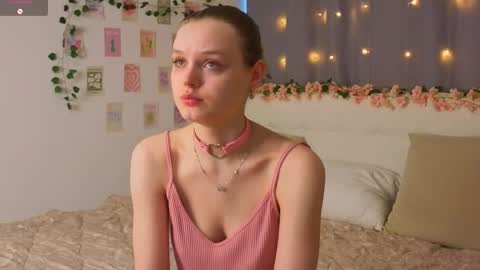 Luna and Lina online show from November 2025 04:12:01 AM