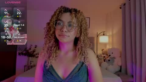 Snapshot of ximena_sotto1 chatting on April 2026 09:38:01 PM camila online show from April 2026 09:38:01 PM