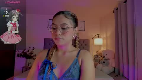 Snapshot of ximena_sotto1 chatting on April 2026 09:17:01 PM camila online show from April 2026 09:17:01 PM