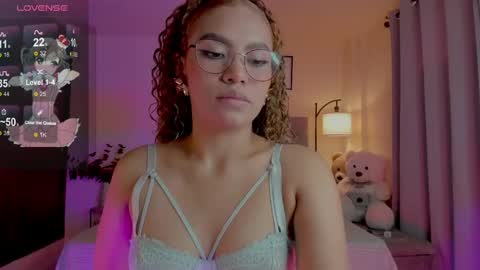 Snapshot of ximena_sotto1 chatting on April 2026 06:02:02 PM camila online show from April 2026 06:02:02 PM