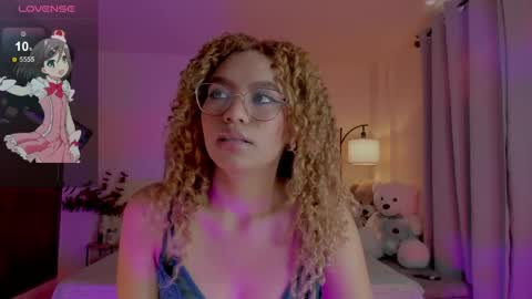 Snapshot of ximena_sotto1 chatting on May 2026 06:58:01 PM camila online show from May 2026 06:58:01 PM