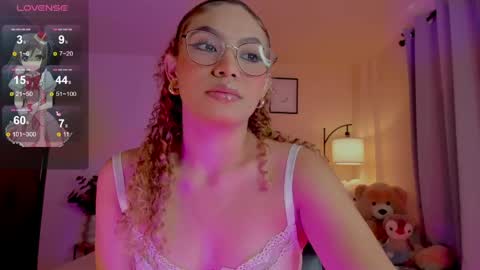 Snapshot of ximena_sotto1 chatting on June 2026 07:25:01 PM camila online show from June 2026 07:25:01 PM