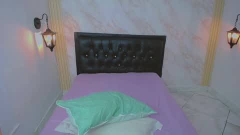 XiomyFox online show from February 2026 10:51:02 AM