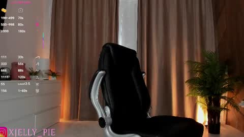 Snapshot of xjelly_piee chatting on August 2026 12:14:02 PM Charisma online show from August 2026 12:14:02 PM