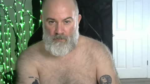 Snapshot of xjohnniex77 chatting on May 2026 01:44:01 AM MrSlowBurn77 online show from May 2026 01:44:01 AM