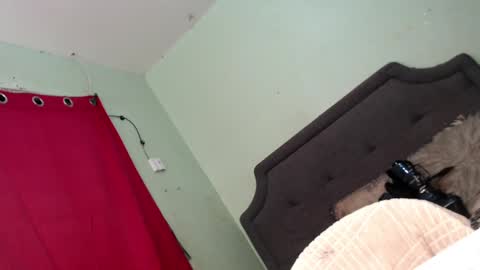 Snapshot of xkaytlyn_whitexx chatting on March 2025 09:16:01 AM Seductive Kaylyn online show from March 2025 09:16:01 AM