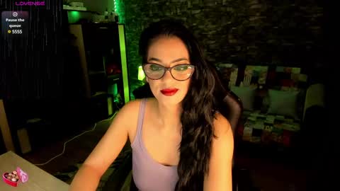 Lara online show from February 2025 07:47:02 PM