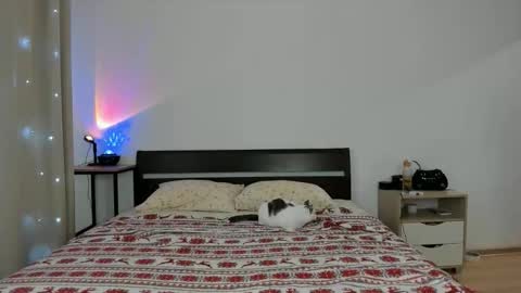 Chloe online show from November 2025 08:08:02 AM