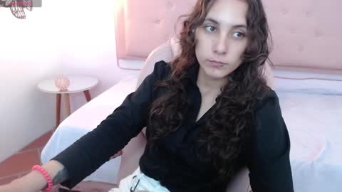 lunna online show from January 2025 07:24:01 PM