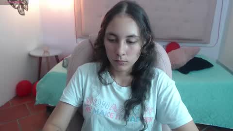 lunna online show from February 2025 08:38:02 PM