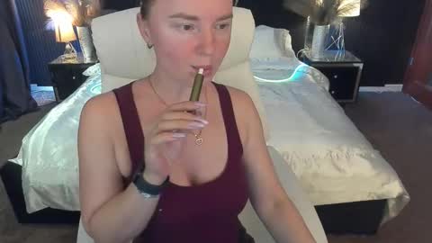 Monica online show from October 2025 12:13:02 PM