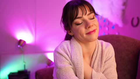 Bella Bondai online show from December 2024 12:16:02 PM