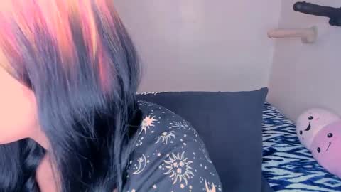 Rae  online show from February 2025 04:49:01 AM