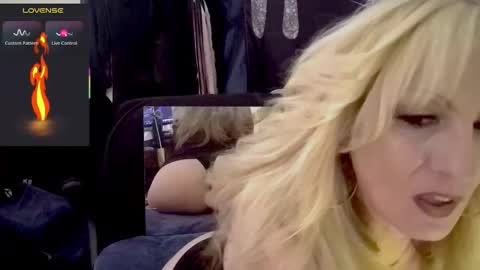 Chloe online show from March 2026 01:44:02 AM