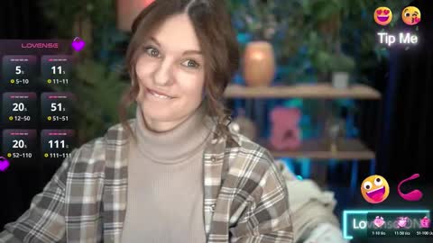 xoxo_molly online show from October 2025 09:15:02 PM