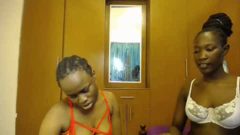 Xoxo online show from October 2025 02:07:01 PM