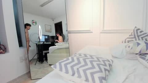 Snapshot of xrystal_and_danne chatting on February 2025 07:41:01 AM Xrystal and Danne online show from February 2025 07:41:01 AM