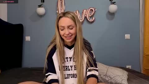 AnnaMaee online show from March 2025 08:21:02 PM