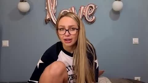 AnnaMaee online show from March 2025 11:26:01 PM