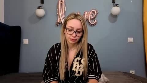 AnnaMaee online show from March 2025 09:32:02 PM