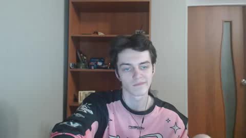 traqqq online show from November 2025 08:31:01 PM