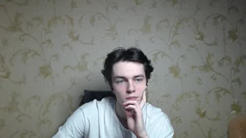 traqqq online show from December 2025 11:00:01 PM