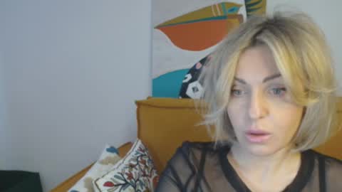 xvaleriax0 online show from March 2026 01:02:01 PM