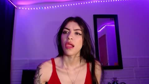 Snapshot of xx_johnson_xx chatting on November 2025 02:55:01 AM VALE online show from November 2025 02:55:01 AM