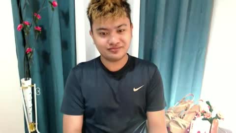 Loyd online show from December 2025 01:22:02 AM