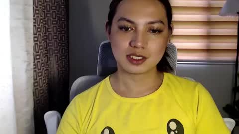 Snapshot of xxjulielovesyouxx chatting on December 2024 05:51:02 AM July online show from December 2024 05:51:02 AM