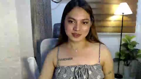 Snapshot of xxjulielovesyouxx chatting on December 2024 02:15:01 PM July online show from December 2024 02:15:01 PM