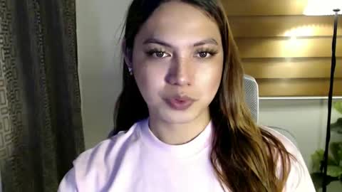 Snapshot of xxjulielovesyouxx chatting on January 2025 05:51:02 PM July online show from January 2025 05:51:02 PM