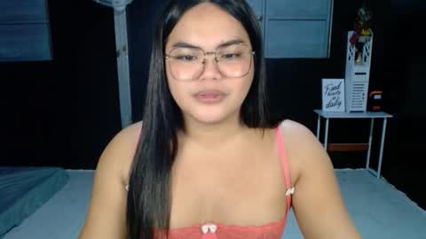 Kylie Smith online show from October 2025 06:27:01 PM
