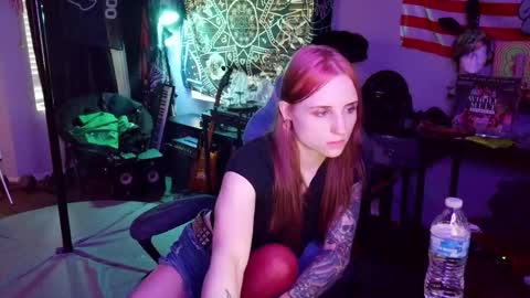 Snapshot of xxlilithmoonxx chatting on May 2026 01:56:01 AM Lilith online show from May 2026 01:56:01 AM