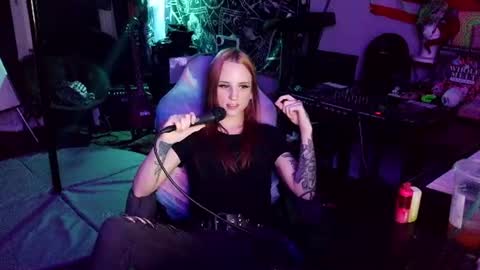 Snapshot of xxlilithmoonxx chatting on June 2026 04:09:01 AM Lilith online show from June 2026 04:09:01 AM