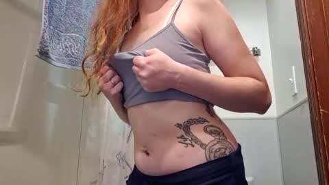 Snapshot of xxmariebliss chatting on December 2025 05:31:02 PM xxmariebliss online show from December 2025 05:31:02 PM