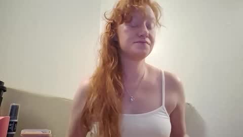 Snapshot of xxmariebliss chatting on February 2026 01:53:02 PM xxmariebliss online show from February 2026 01:53:02 PM