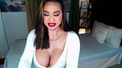 Snapshot of xxxgiganticoliviacummerxxx chatting on January 2025 02:11:01 PM OLIVIA online show from January 2025 02:11:01 PM