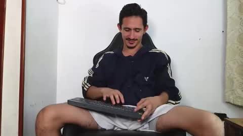 Snapshot of xxxhome_alonexxx chatting on February 2026 11:25:01 PM Kev online show from February 2026 11:25:01 PM