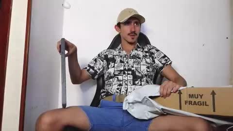 Snapshot of xxxhome_alonexxx chatting on February 2026 09:44:01 PM Kev online show from February 2026 09:44:01 PM