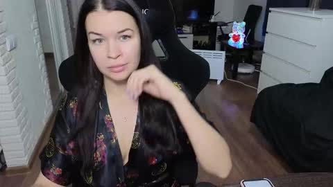 Alisa online show from November 2025 10:37:01 PM